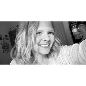 Meet your Posher, Kelli